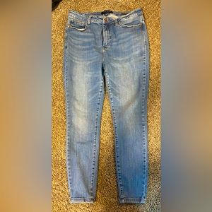 15/32 Judy Blue Jeans used in good condition